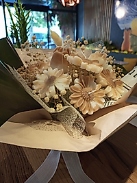 Pudra Renkli Papatya Lale Şakayık Mum Buketi