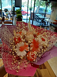 Kırmızı Renkli ,Papatya Lale Şakayık, Mum Buketi