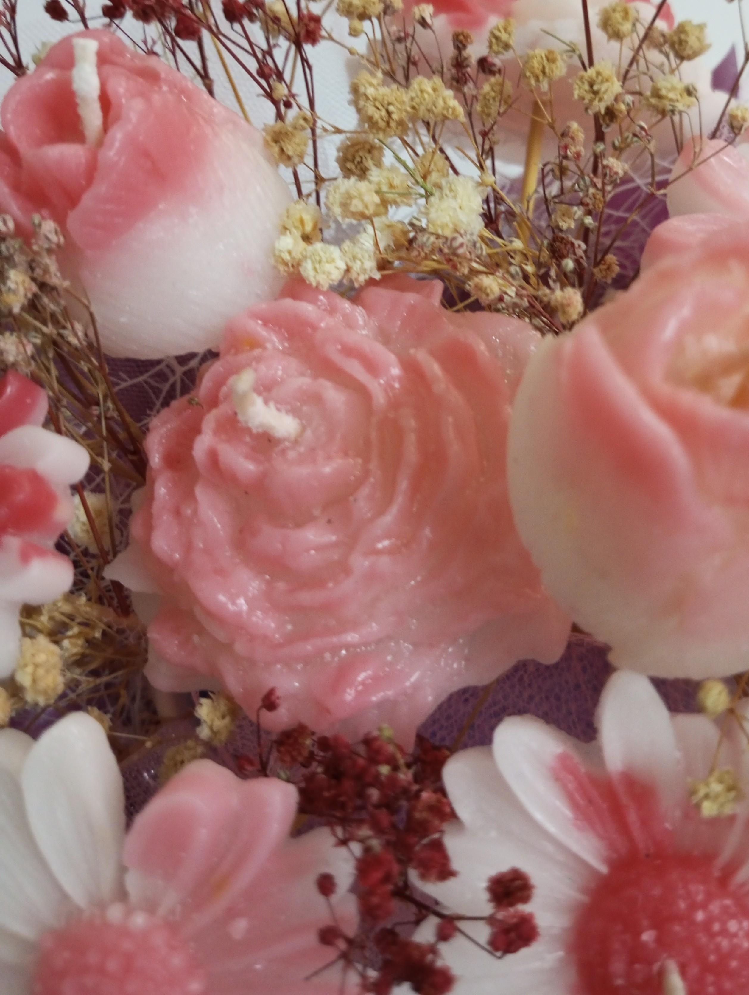 Pembe Renkli Papatya Lale Şakayık Mum Buketi