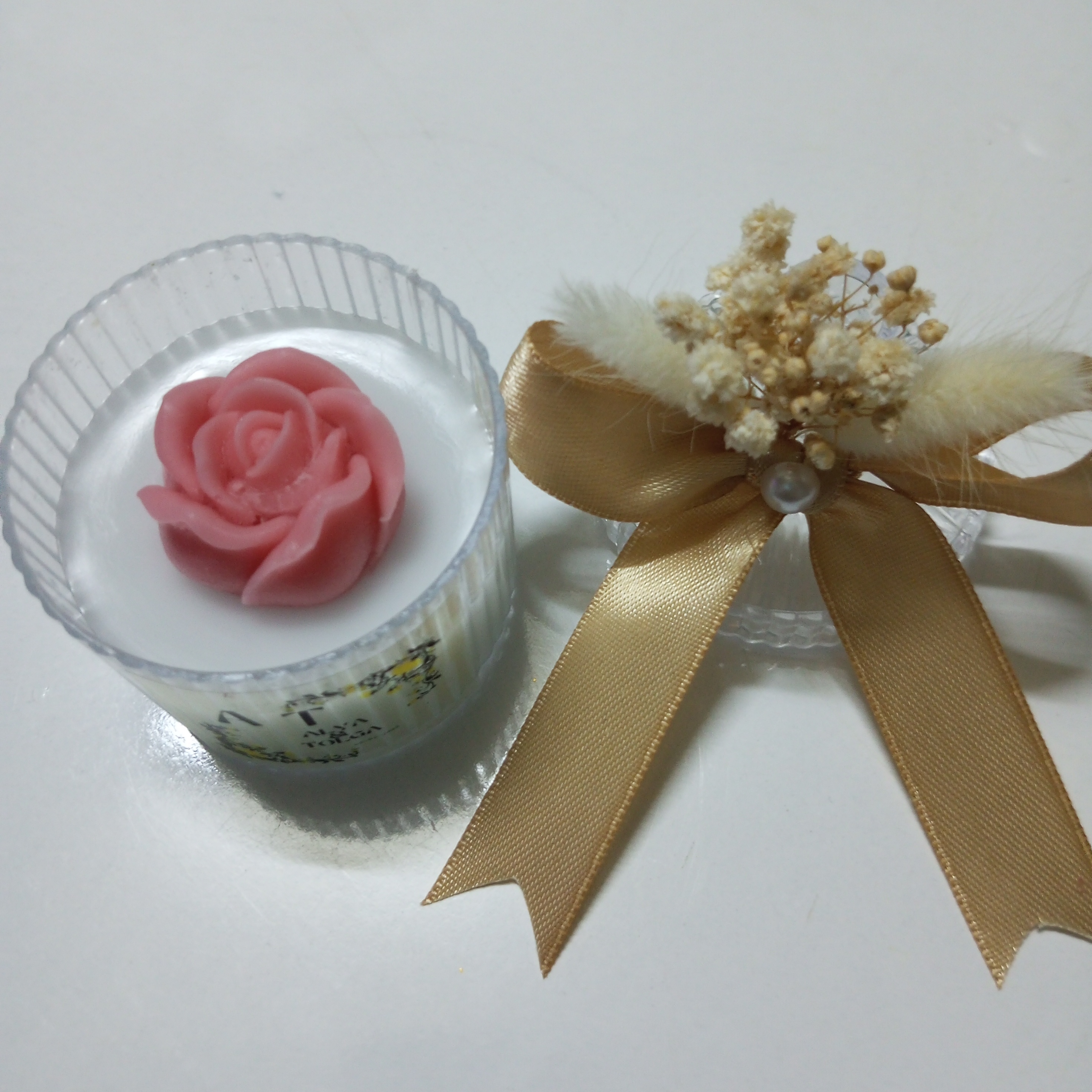 Şeffaf Çantalı Gold Mühürlü Siyah Beyaz Tüylü Badem Şekerli ve Şekerlik Mumlu Hediyelik