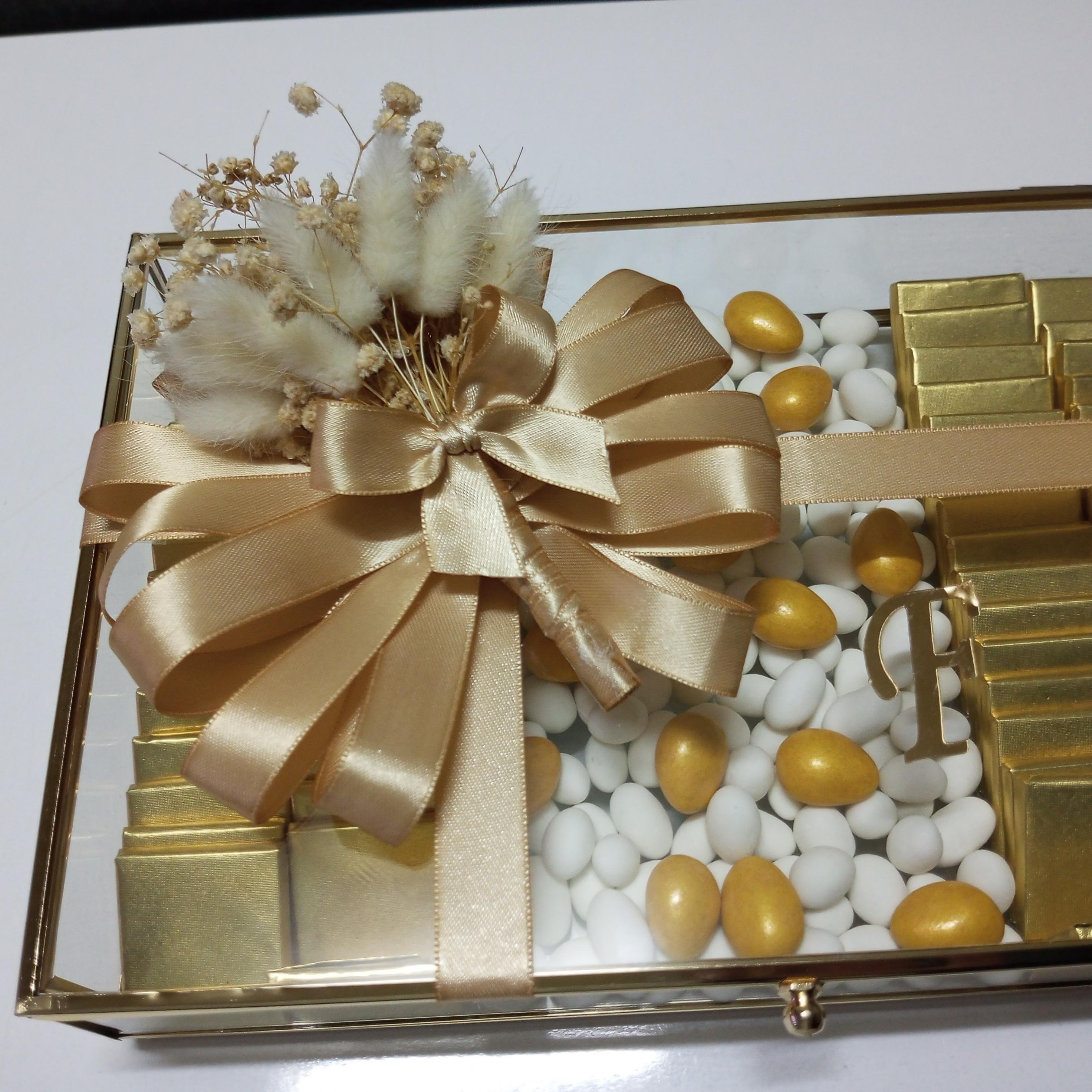 Gold Renkli Cam Kapaklı İsteme Çikolatası