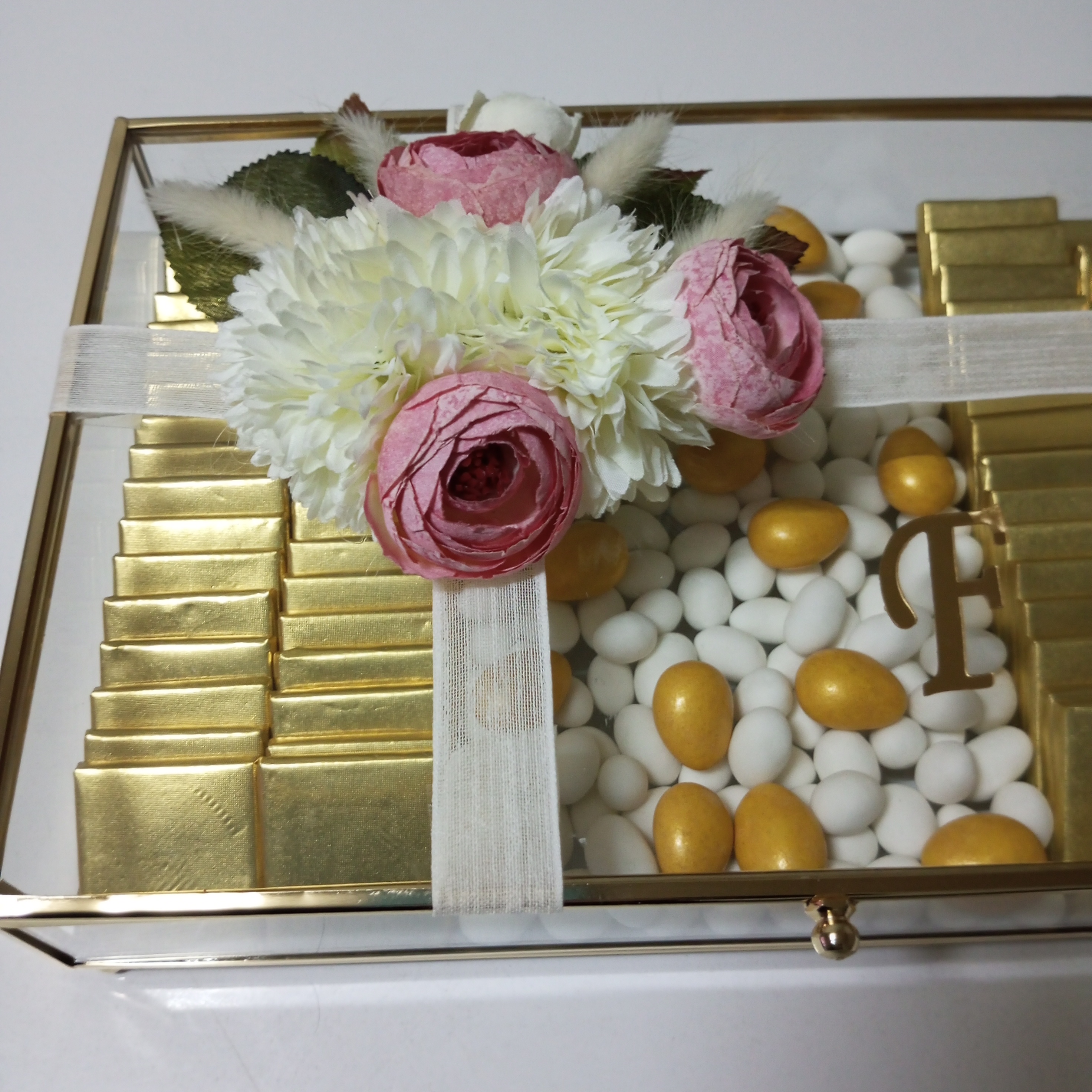 Gold Renkli Cam Kutulu İsteme Çikolatası