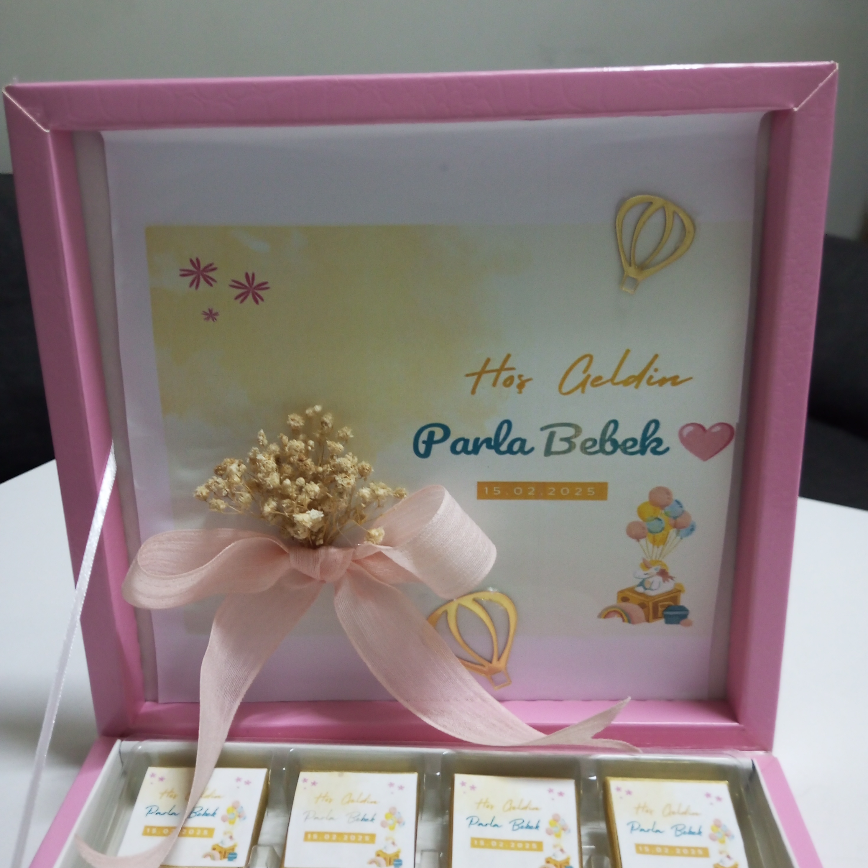 Pembe Kutulu Etiketli Ayıcık Süslemeli Bebek Çikolatası