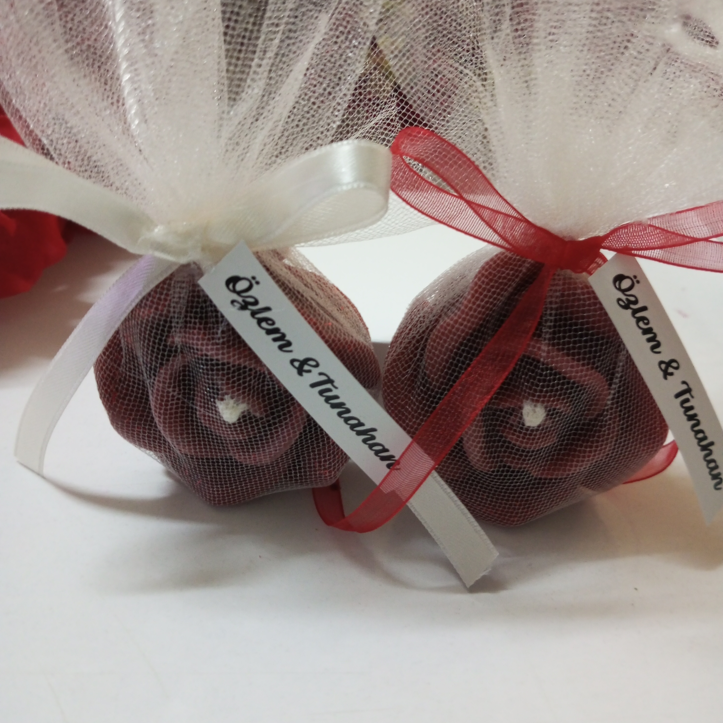 Kına Gecesi Beyaz Tüllü Kırmızı -Bordo Gül Mum Hediyelik