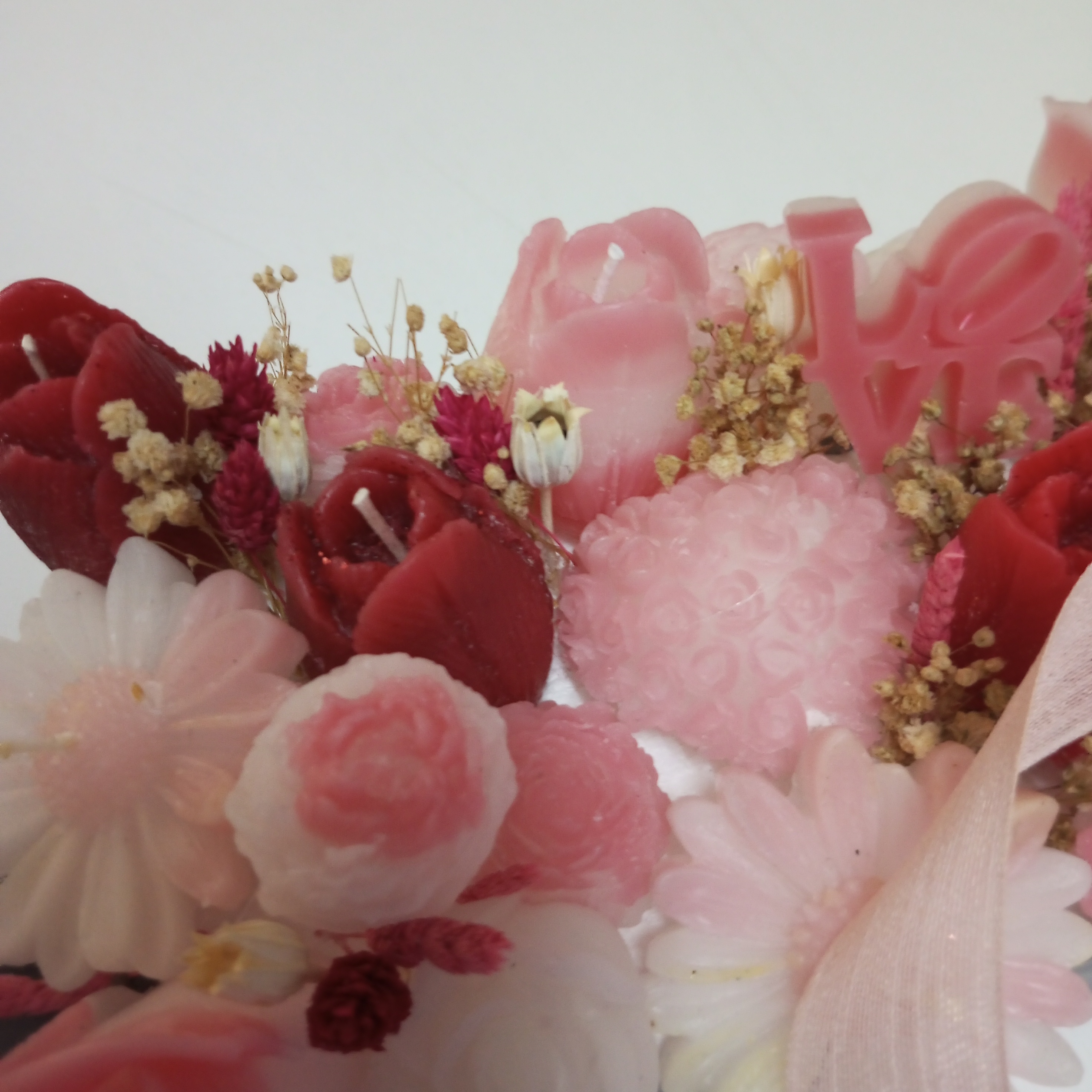 Kutulu Pembe -Kırmızı Aşk Sevgi Mum Buket Hediyelik