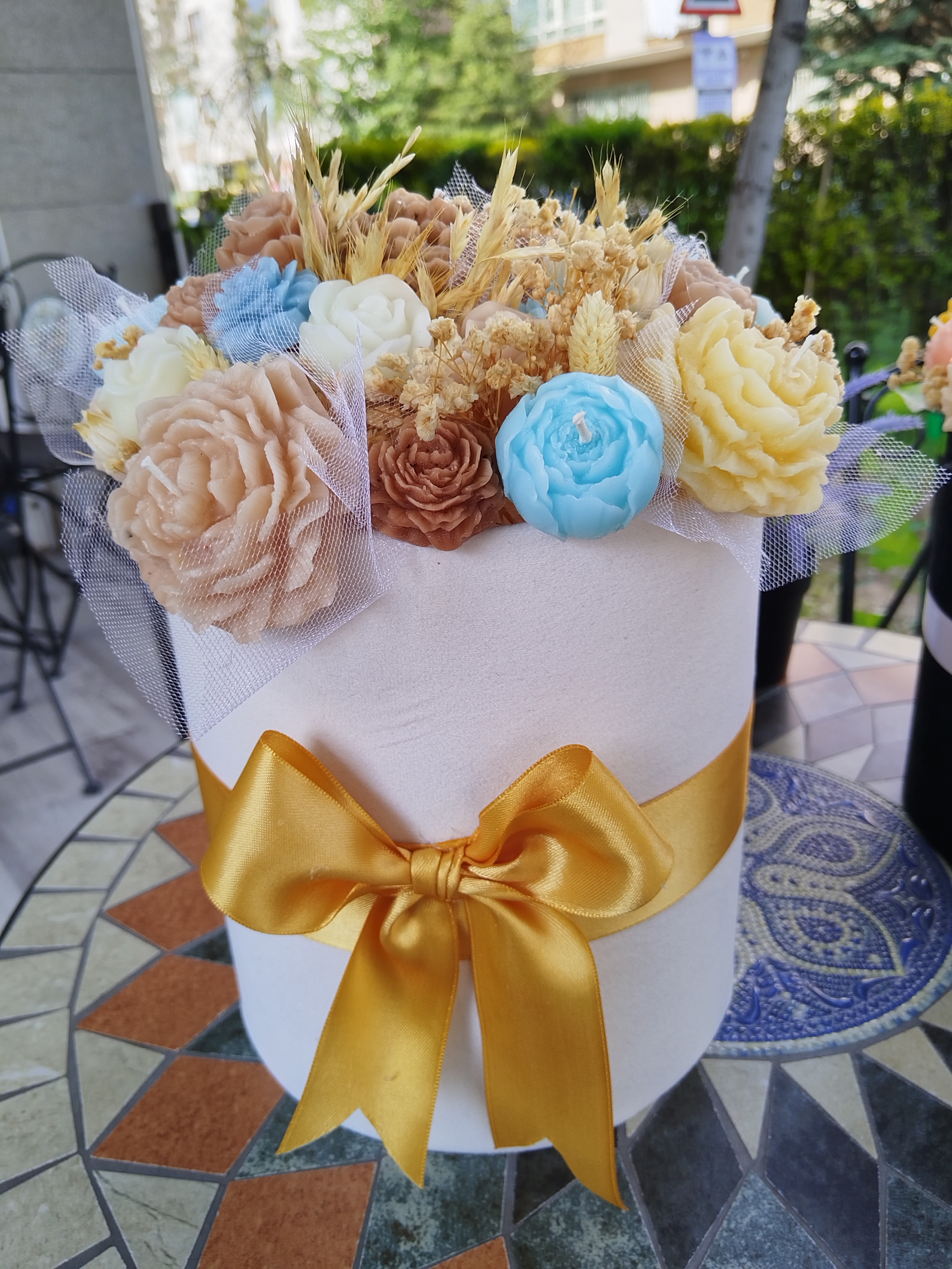 Beyaz Kutulu Soft Renkli Mum Çiçek Buket Hediyelik Doğum Günü - Anneler Günü - Yıldönümleri