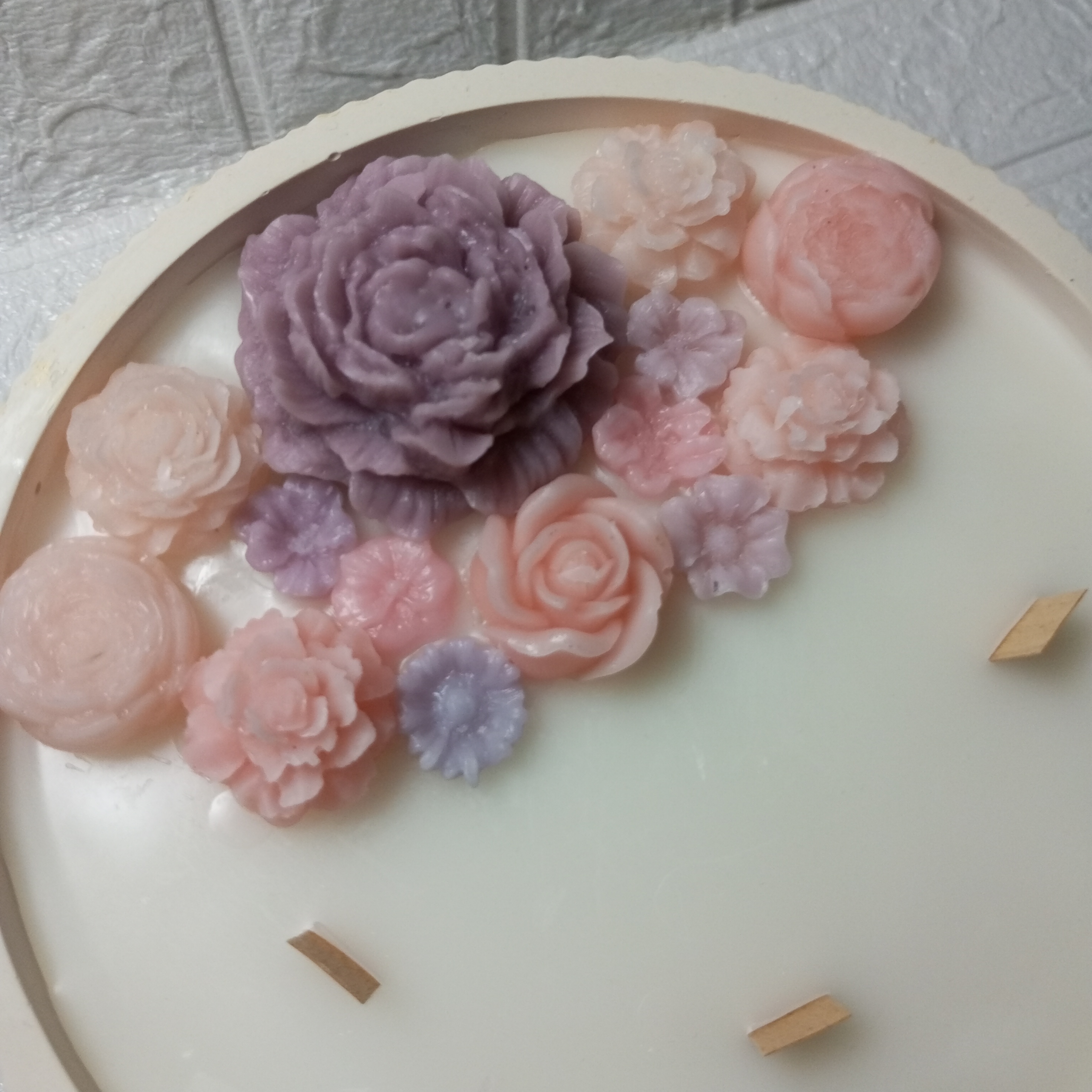 Beton Tabaklı Şakayık Mum Tasarım Ev Dekorasyon Hediyelik